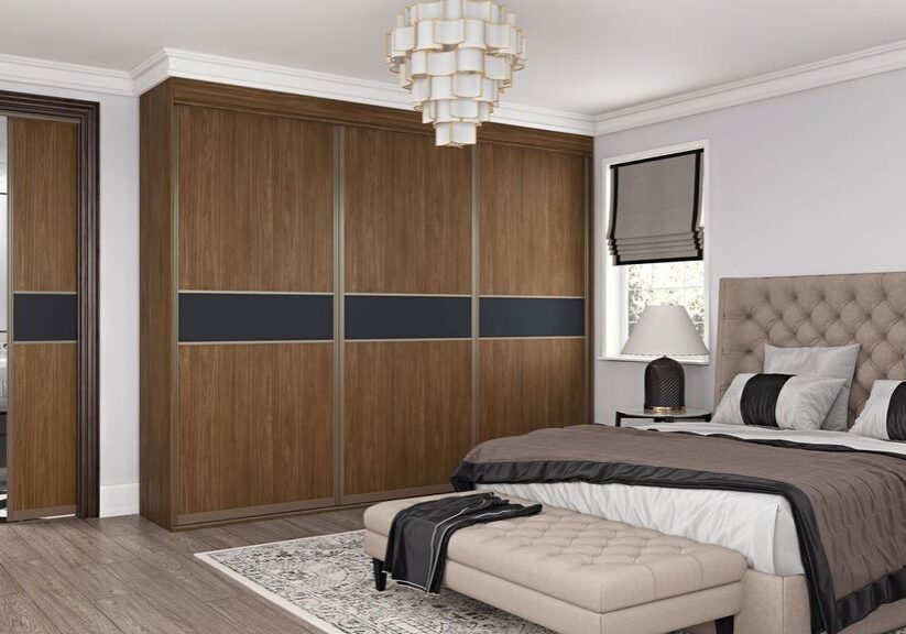 Natural Dijon Walnut split with Satin Black Glass in Champagne Thames / GSH8 Split